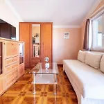 In With Kitchen Apartman