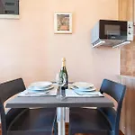 In With Kitchen * Vir