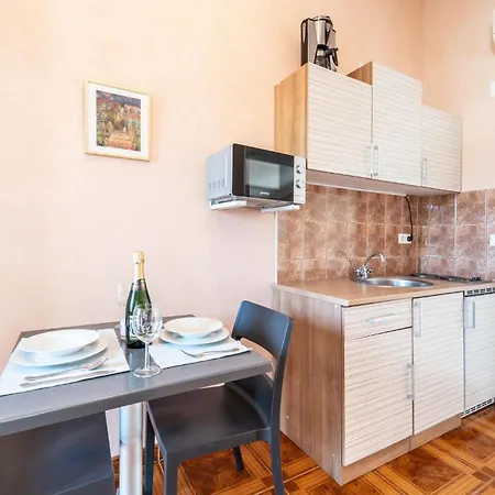 Lägenhet In With Kitchen *