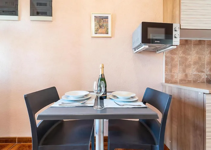 In With Kitchen * Vir